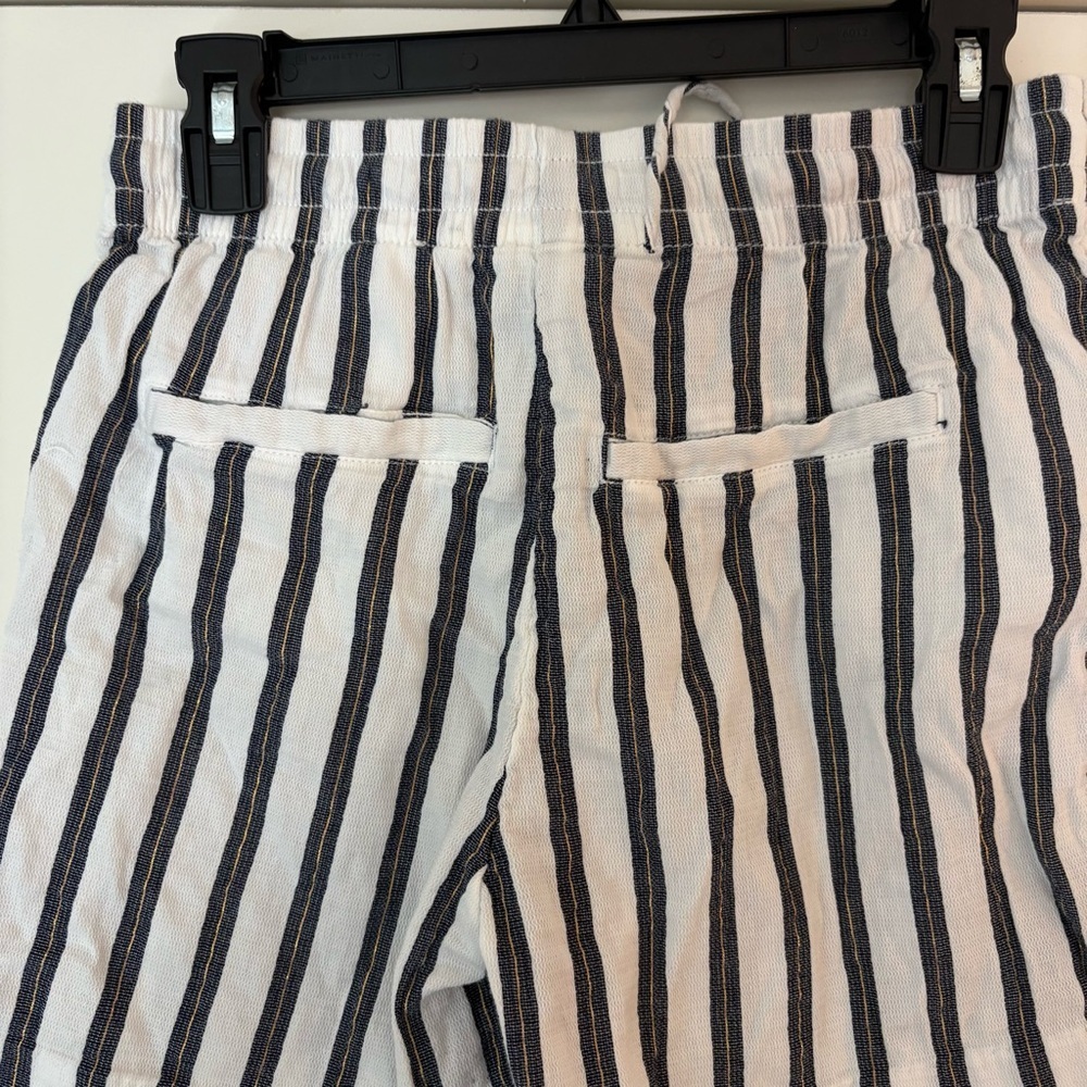 H&M Women’s Striped White & Blue Cotton Shorts - Picture 4 of 10